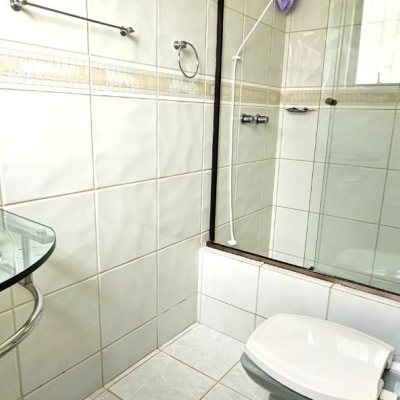 Casa Residencial com 228m², 3 quartos, 1 suíte, 3 garagens, no bairro Pantanal em Florianópolis