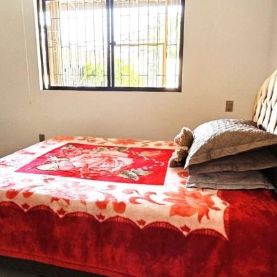 Casa Residencial com 228m², 3 quartos, 1 suíte, 3 garagens, no bairro Pantanal em Florianópolis