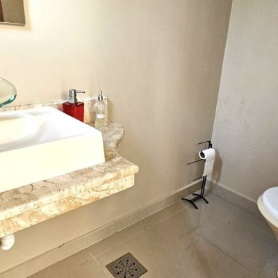 Casa Residencial com 228m², 3 quartos, 1 suíte, 3 garagens, no bairro Pantanal em Florianópolis