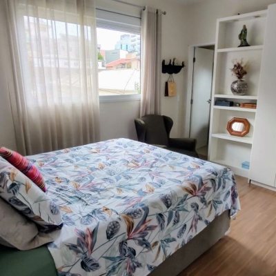 Casa Residencial com 97m², 3 quartos, 1 suíte, 3 garagens, no bairro Centro em Florianópolis