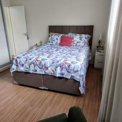 Casa Residencial com 97m², 3 quartos, 1 suíte, 3 garagens, no bairro Centro em Florianópolis