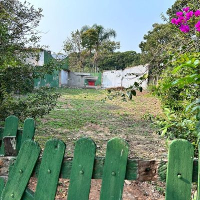 Terrenos Residenciais com 329m², no bairro Campeche em Florianópolis