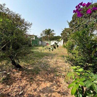 Terrenos Residenciais com 329m², no bairro Campeche em Florianópolis