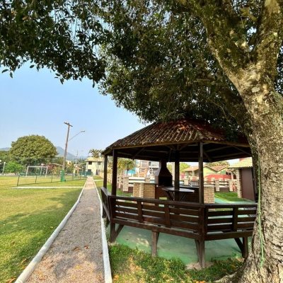 Terrenos Residenciais com 329m², no bairro Campeche em Florianópolis