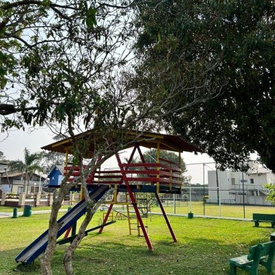 Terrenos Residenciais com 329m², no bairro Campeche em Florianópolis