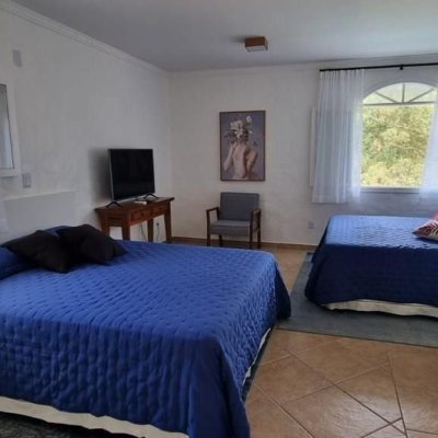 Casa Residencial com 350m², 4 quartos, 4 suítes, 8 garagens, no bairro São João Do Rio Vermelho em Florianópolis