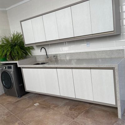 Casa Residencial com 350m², 4 quartos, 4 suítes, 8 garagens, no bairro São João Do Rio Vermelho em Florianópolis