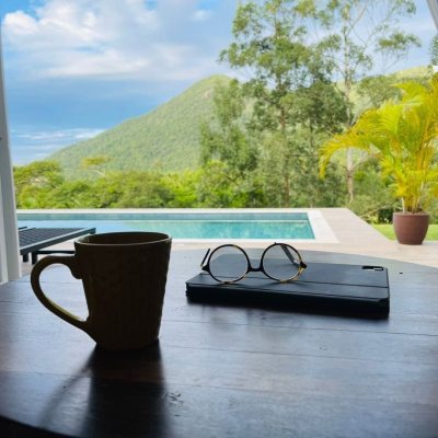 Casa Residencial com 350m², 4 quartos, 4 suítes, 8 garagens, no bairro São João Do Rio Vermelho em Florianópolis