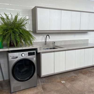 Casa Residencial com 350m², 4 quartos, 4 suítes, 8 garagens, no bairro São João Do Rio Vermelho em Florianópolis