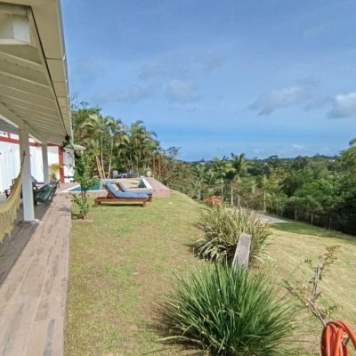 Casa Residencial com 350m², 4 quartos, 4 suítes, 8 garagens, no bairro São João Do Rio Vermelho em Florianópolis