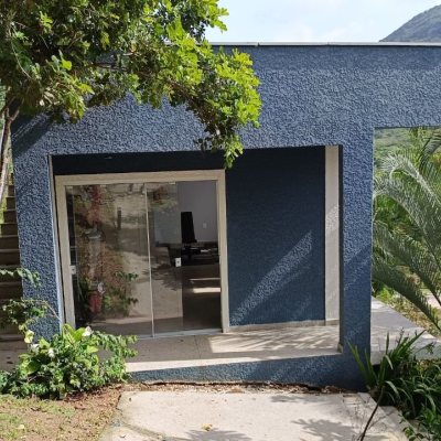 Casa Residencial com 350m², 4 quartos, 4 suítes, 8 garagens, no bairro São João Do Rio Vermelho em Florianópolis