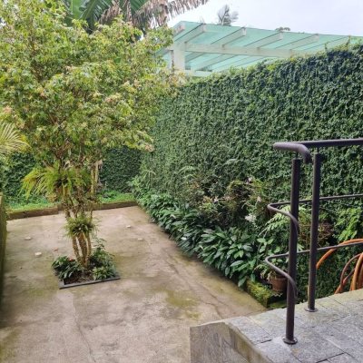 Casa Residencial com 290m², 4 quartos, 1 suíte, 2 garagens, no bairro Pantanal em Florianópolis