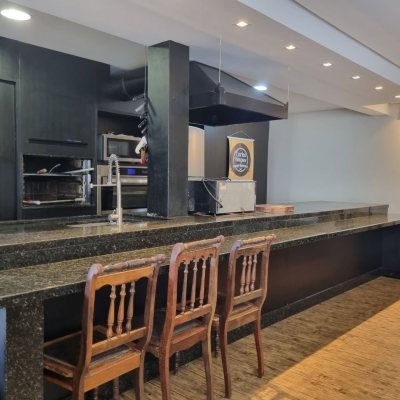 Casa Residencial com 290m², 4 quartos, 1 suíte, 2 garagens, no bairro Pantanal em Florianópolis