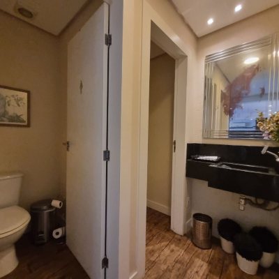 Casa Residencial com 290m², 4 quartos, 1 suíte, 2 garagens, no bairro Pantanal em Florianópolis