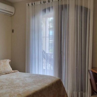 Casa Residencial com 290m², 4 quartos, 1 suíte, 2 garagens, no bairro Pantanal em Florianópolis