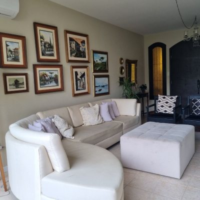 Casa Residencial com 290m², 4 quartos, 1 suíte, 2 garagens, no bairro Pantanal em Florianópolis