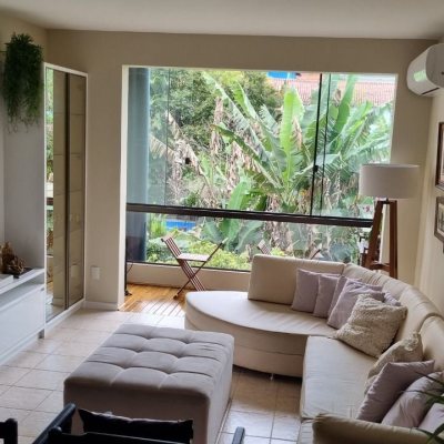 Casa Residencial com 290m², 4 quartos, 1 suíte, 2 garagens, no bairro Pantanal em Florianópolis