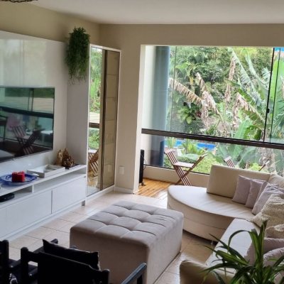 Casa Residencial com 290m², 4 quartos, 1 suíte, 2 garagens, no bairro Pantanal em Florianópolis