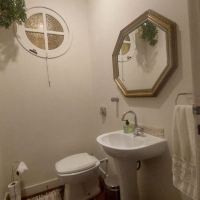 Casa Residencial com 290m², 4 quartos, 1 suíte, 2 garagens, no bairro Pantanal em Florianópolis