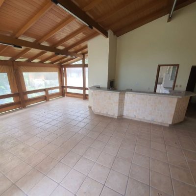 Casa Residencial com 350m², 4 quartos, 2 suítes, 4 garagens, no bairro Santo Antônio De Lisboa em Florianópolis