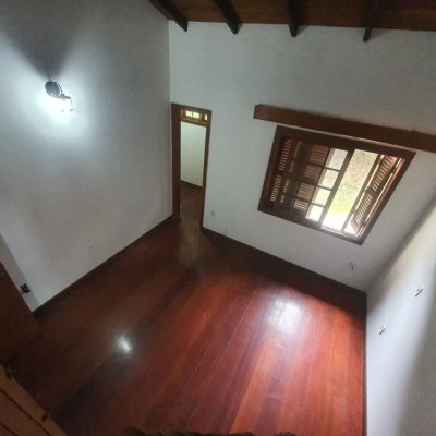 Casa Residencial com 350m², 4 quartos, 2 suítes, 4 garagens, no bairro Santo Antônio De Lisboa em Florianópolis