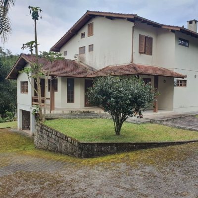 Casa Residencial com 350m², 4 quartos, 2 suítes, 4 garagens, no bairro Santo Antônio De Lisboa em Florianópolis
