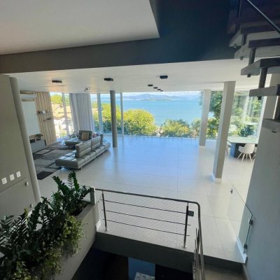 Casa em Condomínio com 680m², 5 quartos, 5 suítes, 6 garagens, no bairro Sambaqui em Florianópolis