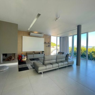 Casa em Condomínio com 680m², 5 quartos, 5 suítes, 6 garagens, no bairro Sambaqui em Florianópolis