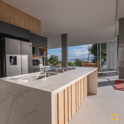 Casa em Condomínio com 680m², 5 quartos, 5 suítes, 6 garagens, no bairro Sambaqui em Florianópolis