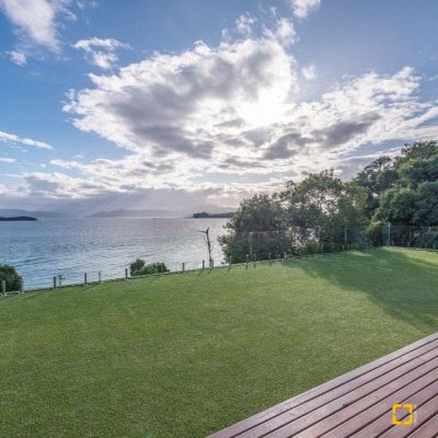 Casa em Condomínio com 680m², 5 quartos, 5 suítes, 6 garagens, no bairro Sambaqui em Florianópolis