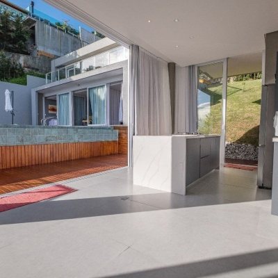 Casa em Condomínio com 680m², 5 quartos, 5 suítes, 6 garagens, no bairro Sambaqui em Florianópolis