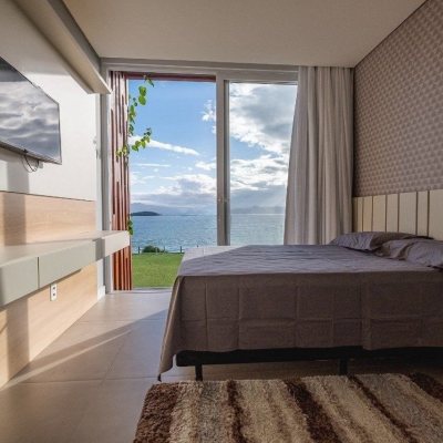 Casa em Condomínio com 680m², 5 quartos, 5 suítes, 6 garagens, no bairro Sambaqui em Florianópolis