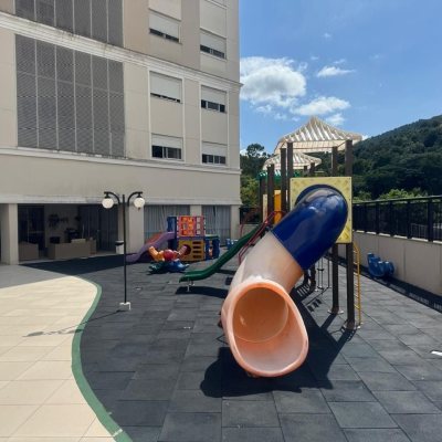 Apartamentos com 122m², 3 quartos, 1 suíte, 2 garagens, no bairro Itacorubi em Florianópolis