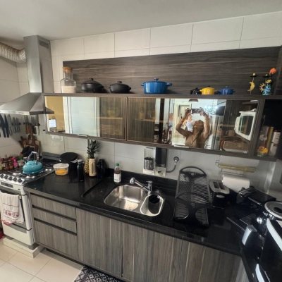 Apartamentos com 122m², 3 quartos, 1 suíte, 2 garagens, no bairro Itacorubi em Florianópolis