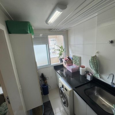 Apartamentos com 122m², 3 quartos, 1 suíte, 2 garagens, no bairro Itacorubi em Florianópolis
