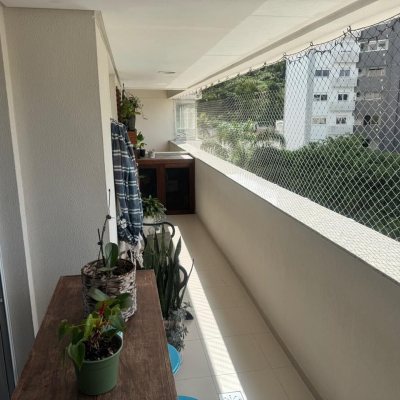 Apartamentos com 122m², 3 quartos, 1 suíte, 2 garagens, no bairro Itacorubi em Florianópolis