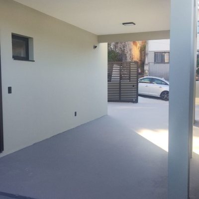 Casa Residencial com 184m², 3 quartos, 3 suítes, 2 garagens, no bairro Trindade em Florianópolis