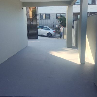Casa Residencial com 184m², 3 quartos, 3 suítes, 2 garagens, no bairro Trindade em Florianópolis