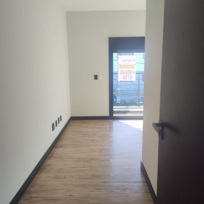 Casa Residencial com 184m², 3 quartos, 3 suítes, 2 garagens, no bairro Trindade em Florianópolis