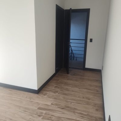 Casa Residencial com 184m², 3 quartos, 3 suítes, 2 garagens, no bairro Trindade em Florianópolis