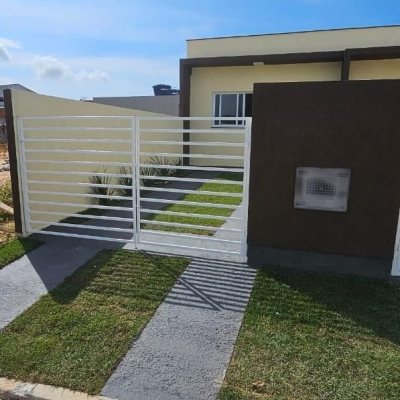 Casa Residencial com 66m², 2 quartos, no bairro São João Do Rio Vermelho em Florianópolis
