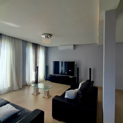 Casa em Condomínio com 272m², 3 quartos, 1 suíte, 2 garagens, no bairro RIO VERMELHO em Florianópolis