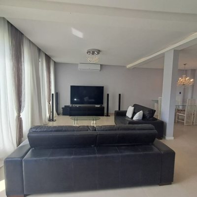 Casa em Condomínio com 272m², 3 quartos, 1 suíte, 2 garagens, no bairro RIO VERMELHO em Florianópolis