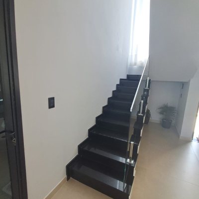 Casa em Condomínio com 272m², 3 quartos, 1 suíte, 2 garagens, no bairro RIO VERMELHO em Florianópolis