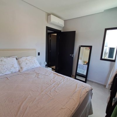 Casa em Condomínio com 272m², 3 quartos, 1 suíte, 2 garagens, no bairro RIO VERMELHO em Florianópolis