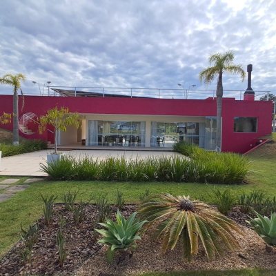 Casa em Condomínio com 272m², 3 quartos, 1 suíte, 2 garagens, no bairro RIO VERMELHO em Florianópolis