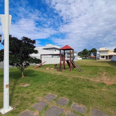 Casa em Condomínio com 272m², 3 quartos, 1 suíte, 2 garagens, no bairro RIO VERMELHO em Florianópolis