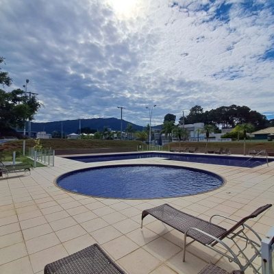 Casa em Condomínio com 272m², 3 quartos, 1 suíte, 2 garagens, no bairro RIO VERMELHO em Florianópolis