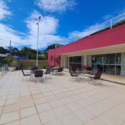 Casa em Condomínio com 272m², 3 quartos, 1 suíte, 2 garagens, no bairro RIO VERMELHO em Florianópolis