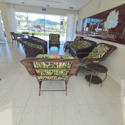 Casa em Condomínio com 272m², 3 quartos, 1 suíte, 2 garagens, no bairro RIO VERMELHO em Florianópolis